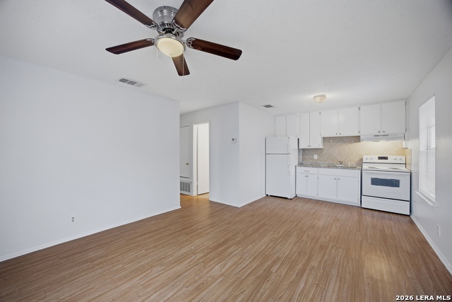 Image 13 of 21 For 209 Zilla St