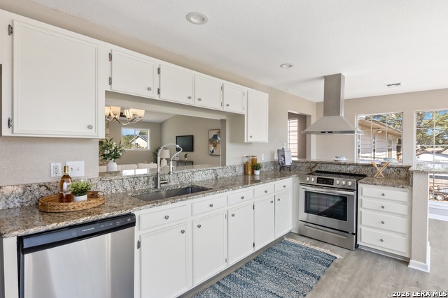 Image 4 of 32 For 178 Mary Ann Dr