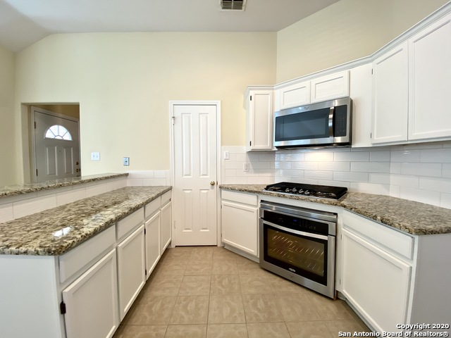 Image 11 of 31 For 6635 Shady Bend Dr