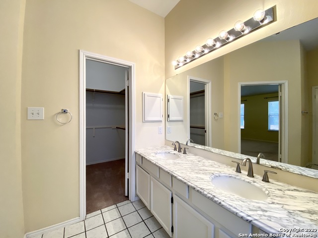 Image 19 of 31 For 6635 Shady Bend Dr