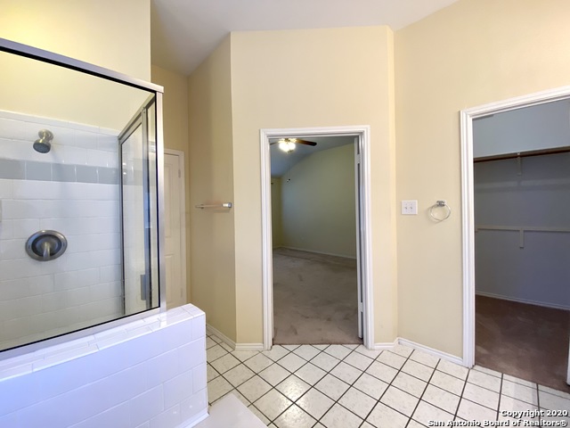 Image 22 of 31 For 6635 Shady Bend Dr