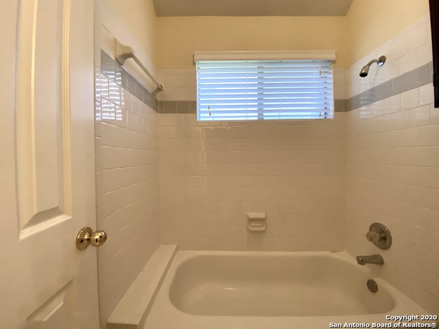 Image 27 of 31 For 6635 Shady Bend Dr