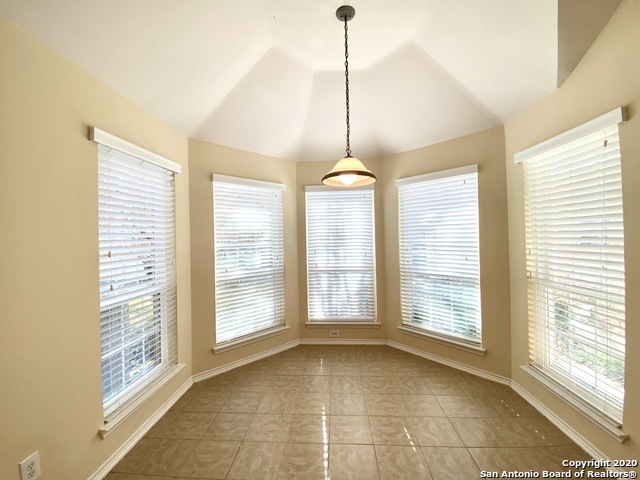 Image 7 of 31 For 6635 Shady Bend Dr