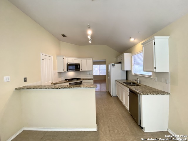 Image 9 of 31 For 6635 Shady Bend Dr