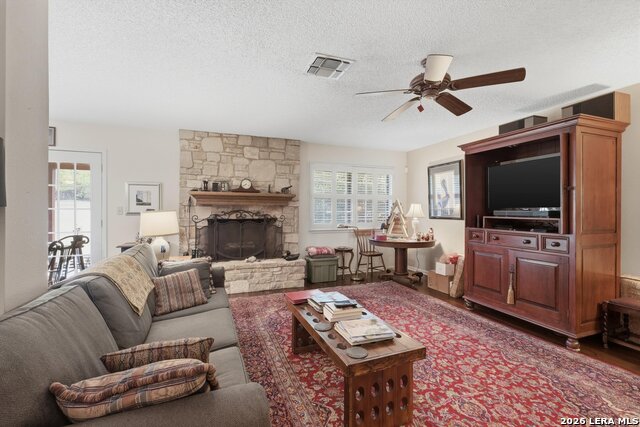 Image 10 of 24 For 414 Schryver St