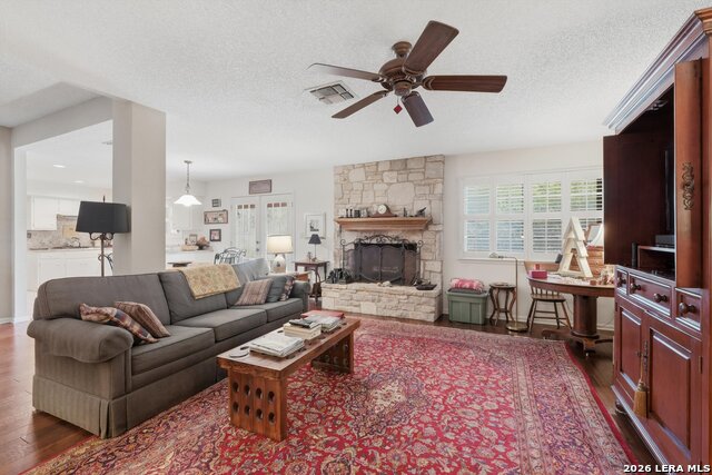 Image 11 of 24 For 414 Schryver St