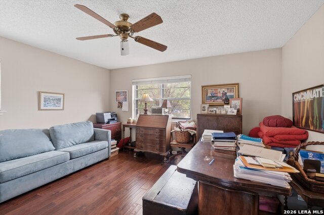 Image 16 of 24 For 414 Schryver St