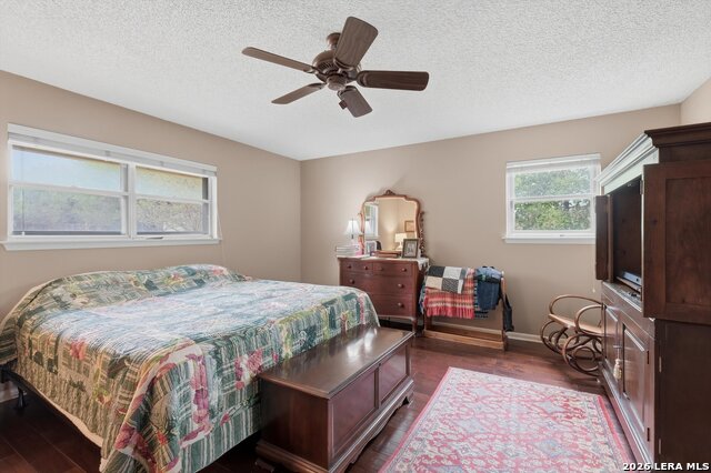 Image 17 of 24 For 414 Schryver St