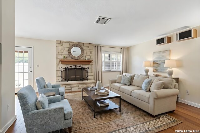 Image 3 of 24 For 414 Schryver St