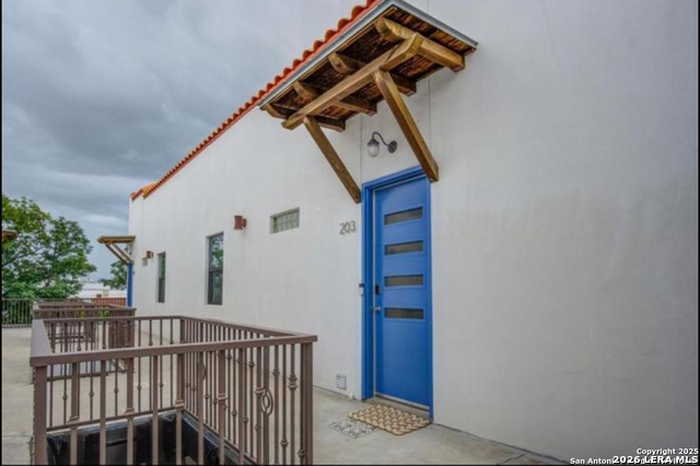 Image 10 of 15 For 1542 Alamo N Unit 203