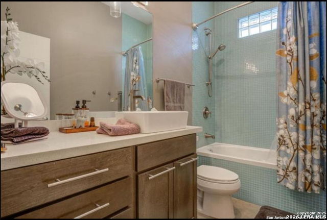 Image 9 of 15 For 1542 Alamo N Unit 203