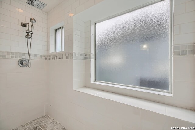 Image 16 of 28 For 16815 Brookwood