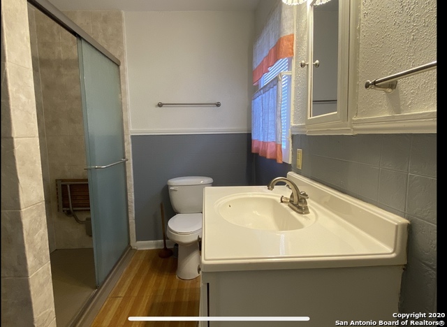 Image 4 of 11 For 1130 Sims Ave