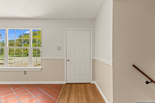 Image 14 of 43 For 904 Country Rd