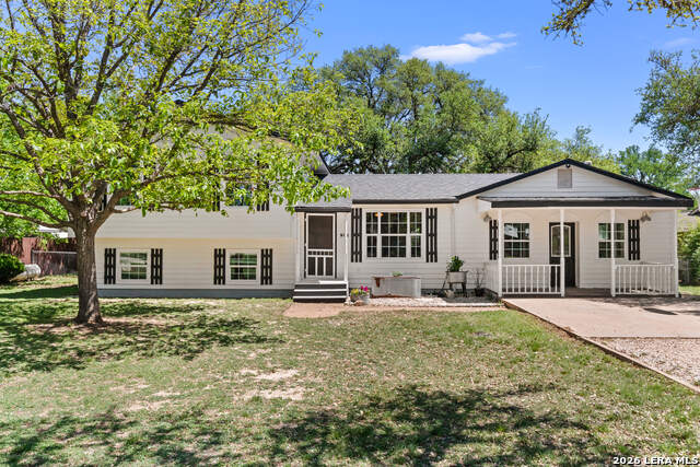 Image 2 of 43 For 904 Country Rd