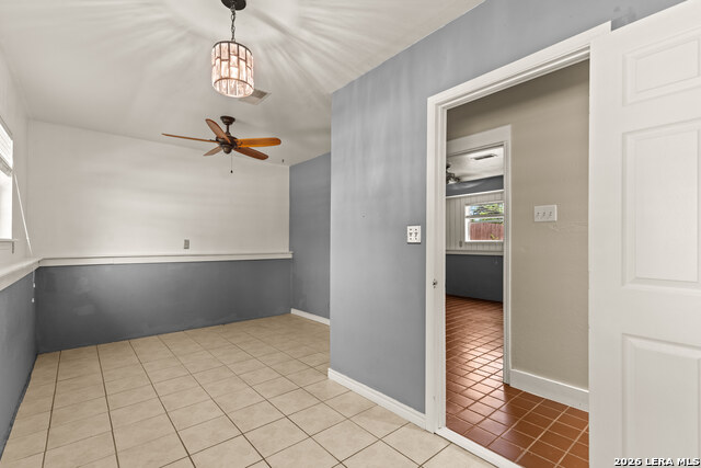 Image 22 of 43 For 904 Country Rd