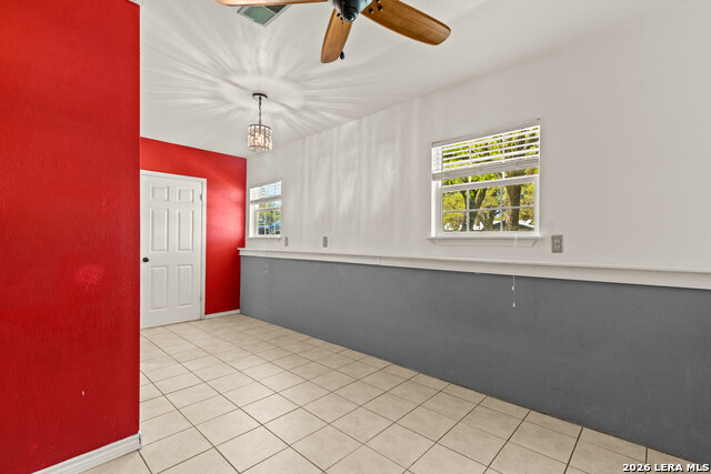 Image 23 of 43 For 904 Country Rd