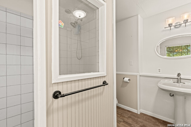 Image 34 of 43 For 904 Country Rd