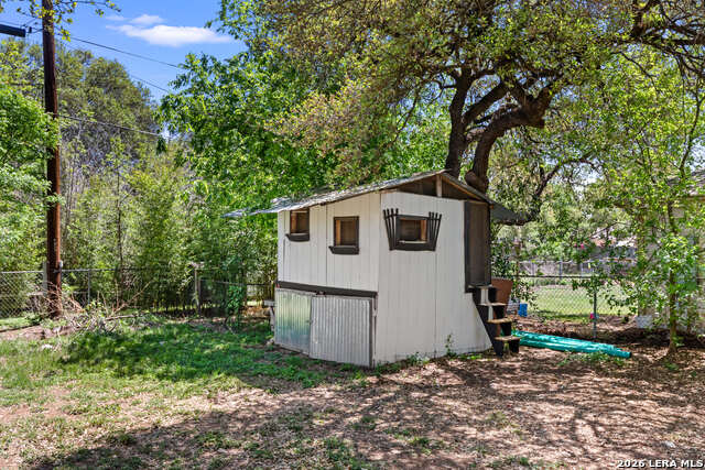 Image 40 of 43 For 904 Country Rd