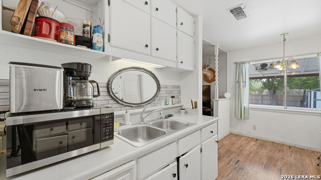 Image 12 of 39 For 7830 Village Oak Dr