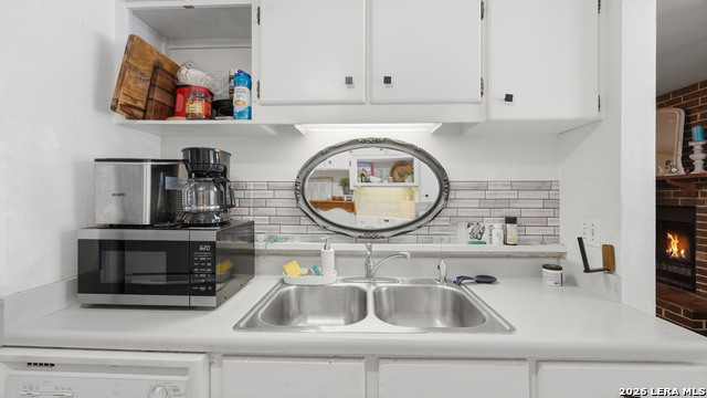 Image 13 of 39 For 7830 Village Oak Dr