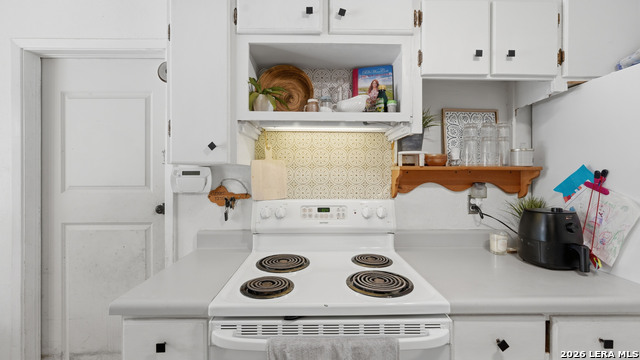 Image 14 of 39 For 7830 Village Oak Dr