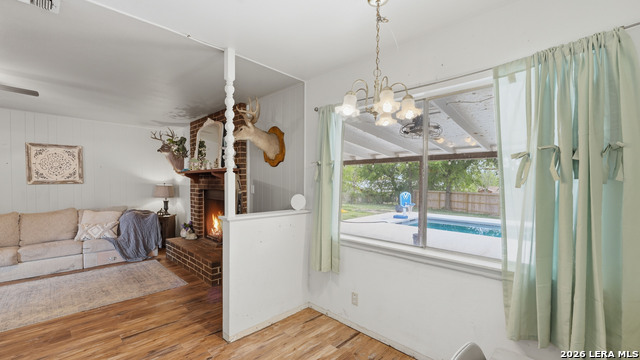 Image 18 of 39 For 7830 Village Oak Dr