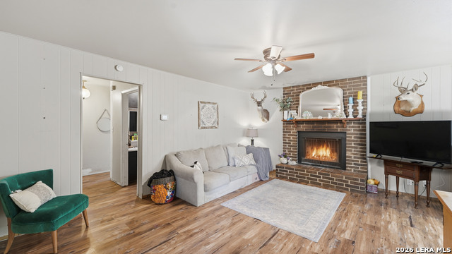 Image 21 of 39 For 7830 Village Oak Dr