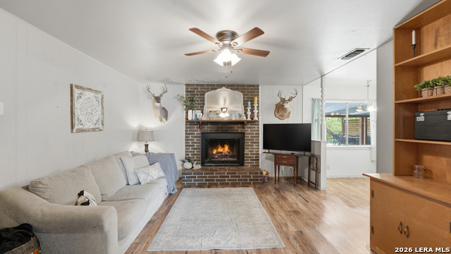 Image 22 of 39 For 7830 Village Oak Dr