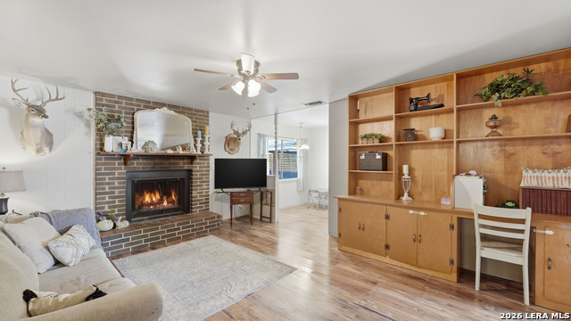 Image 23 of 39 For 7830 Village Oak Dr