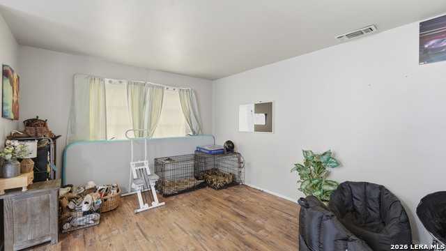 Image 29 of 39 For 7830 Village Oak Dr