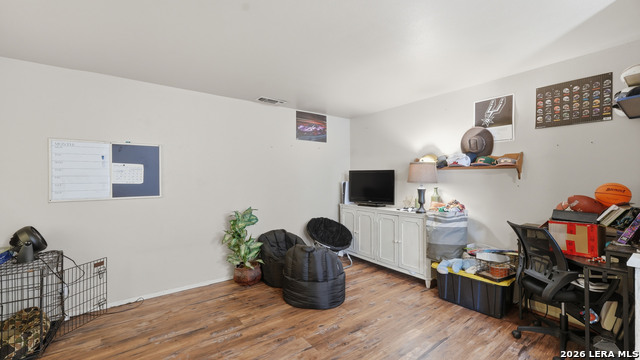 Image 30 of 39 For 7830 Village Oak Dr