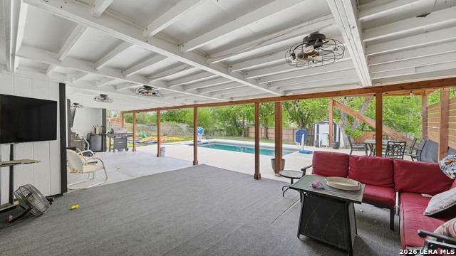 Image 5 of 39 For 7830 Village Oak Dr