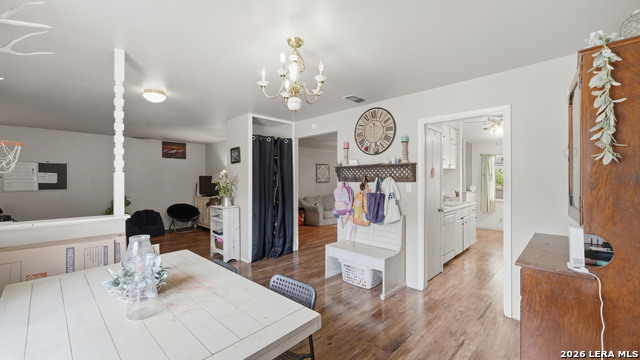 Image 9 of 39 For 7830 Village Oak Dr