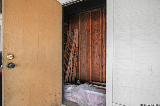 Image 22 of 22 For 9915 Powhatan  J3