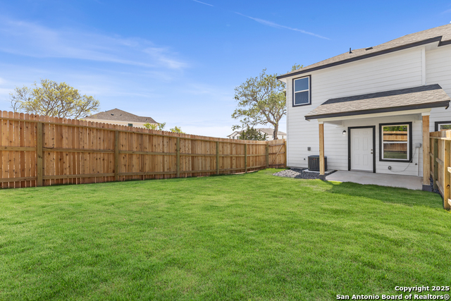 Image 26 of 27 For 219 Bonnie Bend