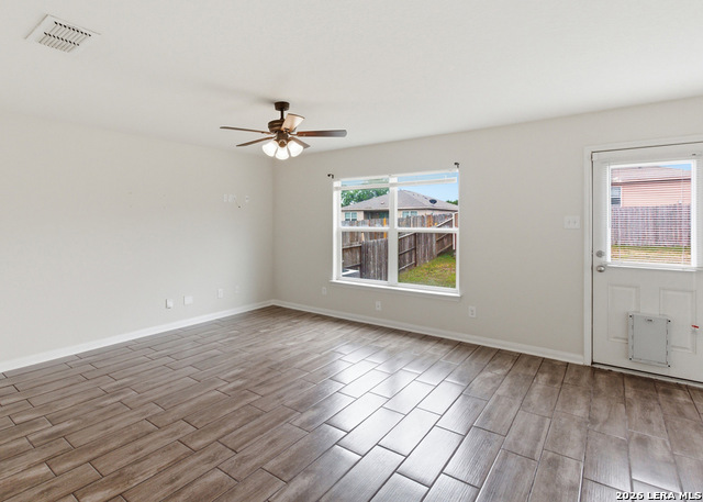 Image 4 of 27 For 6230 Lake Victoria St