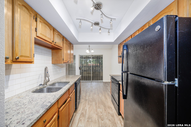 Listing photo id 15 for 602 Sawtooth Dr