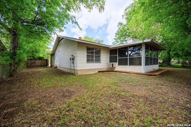 Listing photo id 31 for 602 Sawtooth Dr