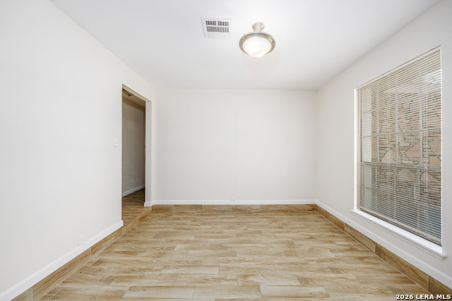 Listing photo id 2 for 602 Sawtooth Dr