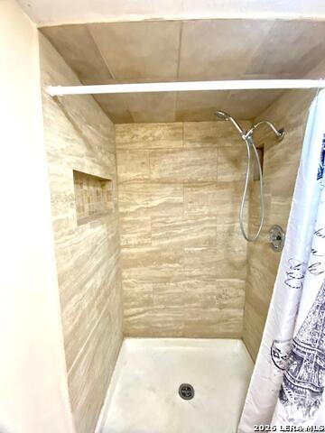 Image 14 of 23 For 6810 Crown Rdg