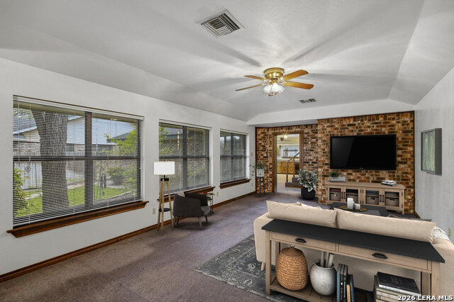 Image 4 of 38 For 15715 Eagle Cliff St