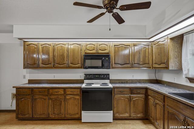 Image 9 of 38 For 15715 Eagle Cliff St