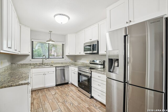 Image 11 of 46 For 6106 Vance Jackson Rd  42