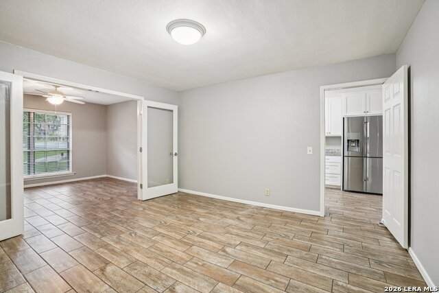 Image 18 of 46 For 6106 Vance Jackson Rd  42