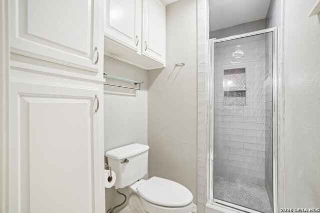 Image 26 of 46 For 6106 Vance Jackson Rd  42