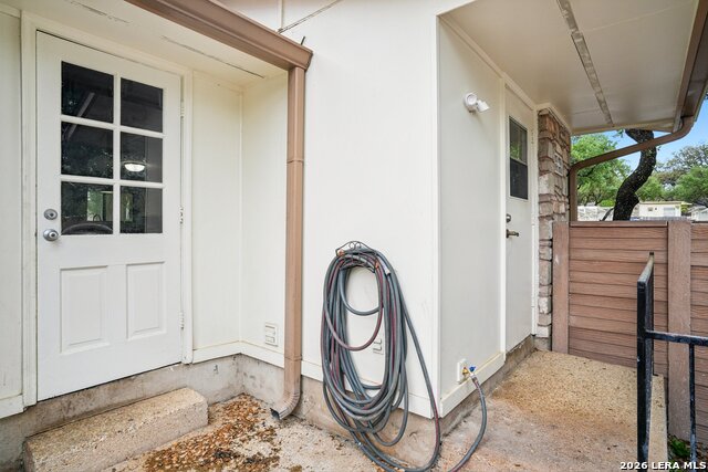 Image 41 of 46 For 6106 Vance Jackson Rd  42