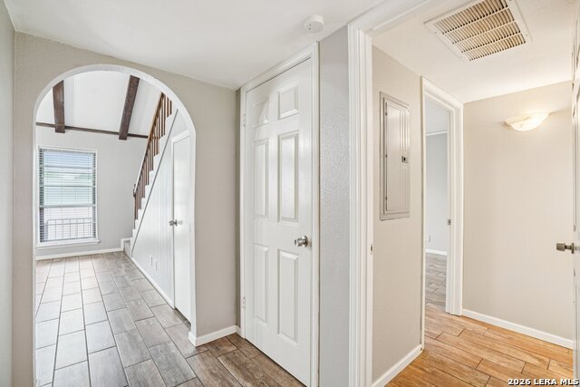 Image 5 of 46 For 6106 Vance Jackson Rd  42