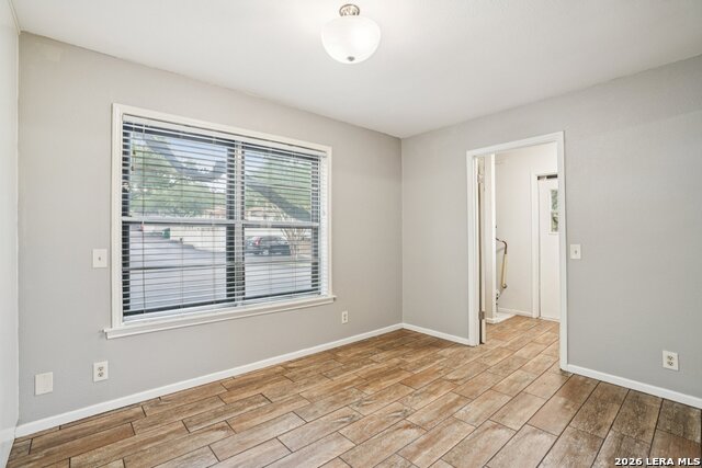 Image 9 of 46 For 6106 Vance Jackson Rd  42