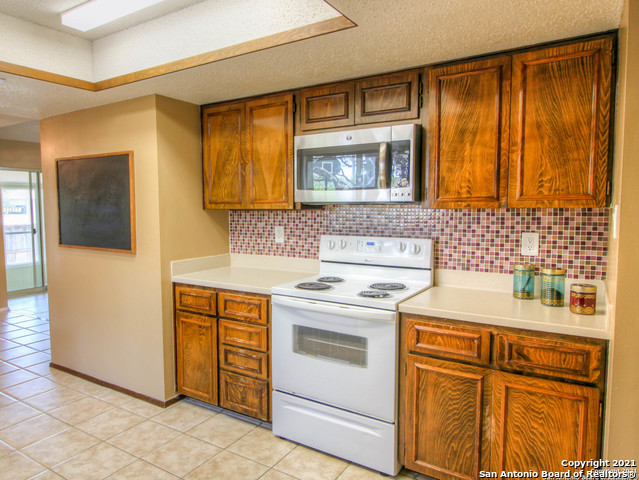 Image 10 of 27 For 14119 Moss Farm St